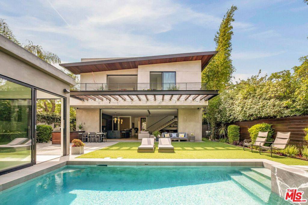 Los Angeles, CA 90025,10330 Calvin AVE