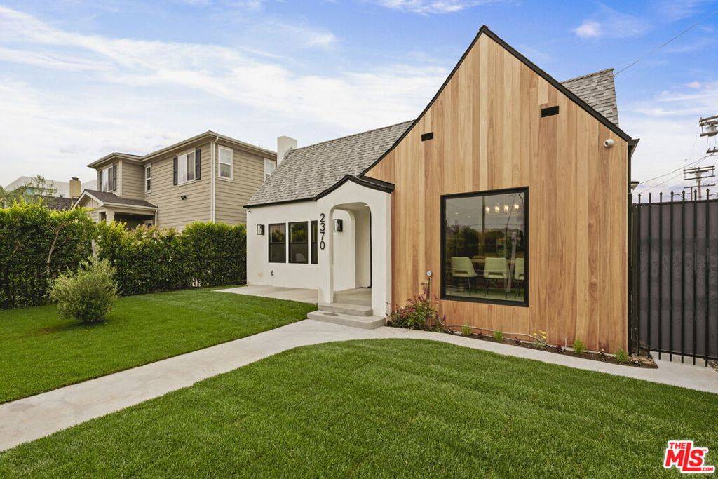 Los Angeles, CA 90064,2370 Kelton AVE