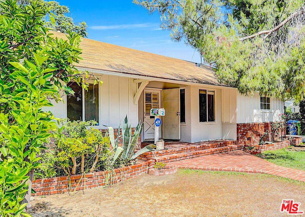 Van Nuys, CA 91406,7903 Amestoy AVE