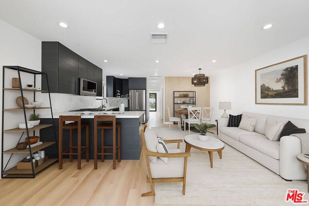 Valley Village, CA 91607,12257 Collins ST