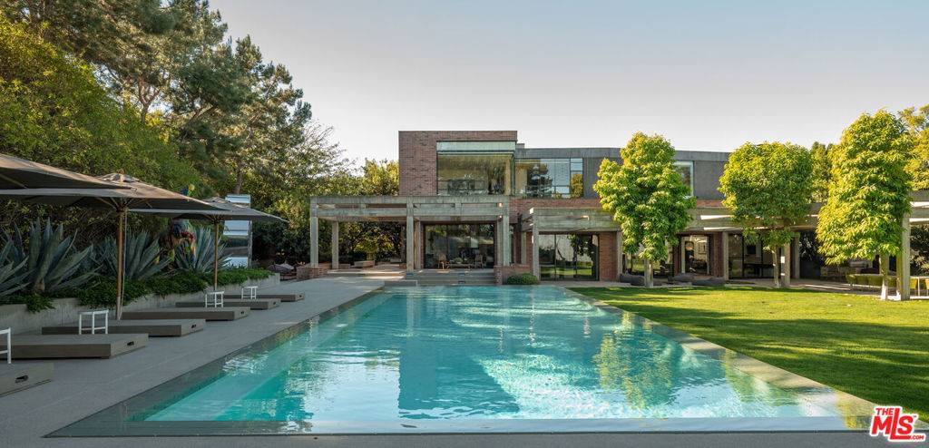 Los Angeles, CA 90077,3350 Stoneridge LN