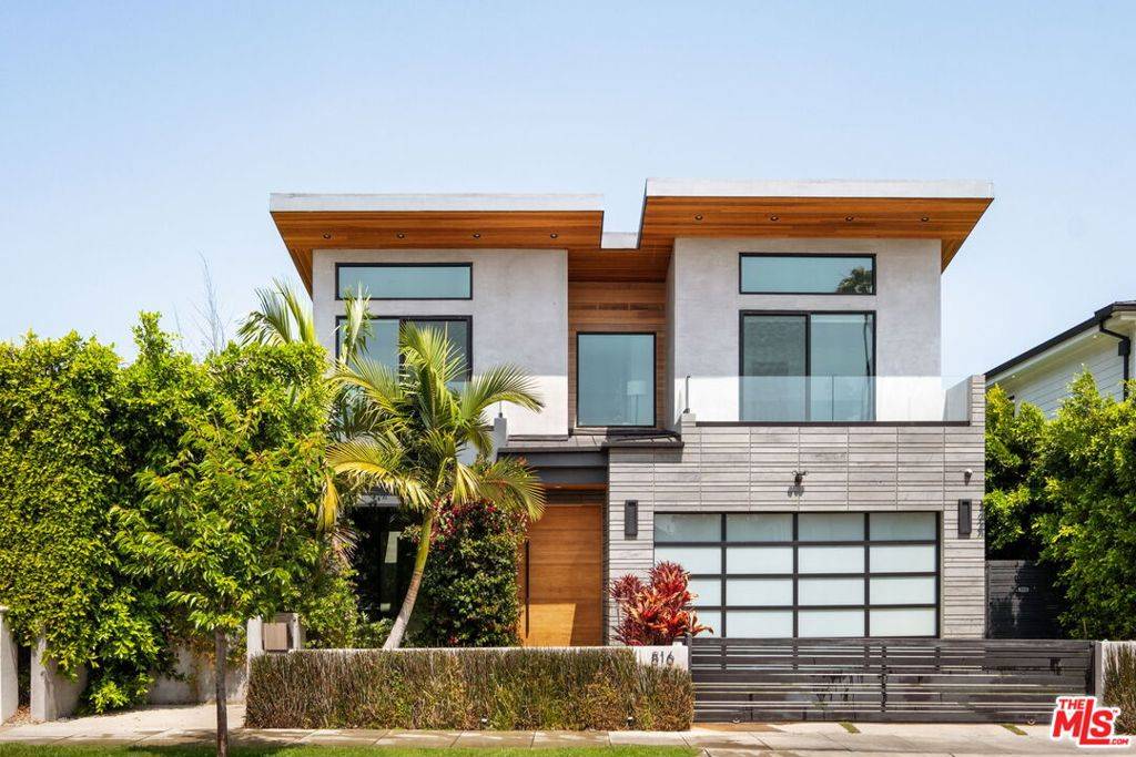 Los Angeles, CA 90046,816 N Stanley AVE