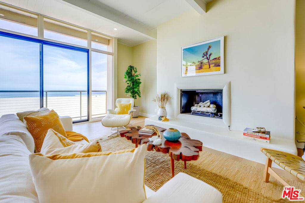 Marina Del Rey, CA 90292,1 Spinnaker ST #11