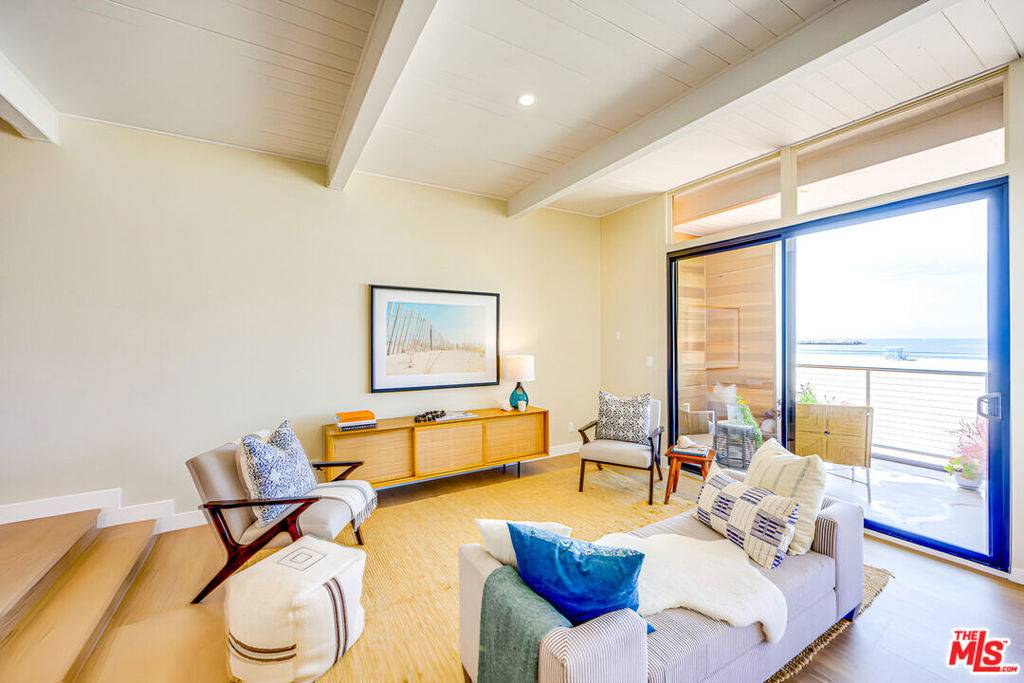 Marina Del Rey, CA 90292,1 Spinnaker ST #11