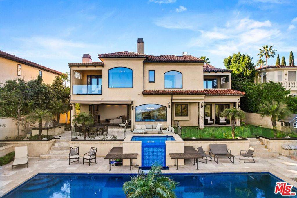 Pacific Palisades, CA 90272,1853 Chastain