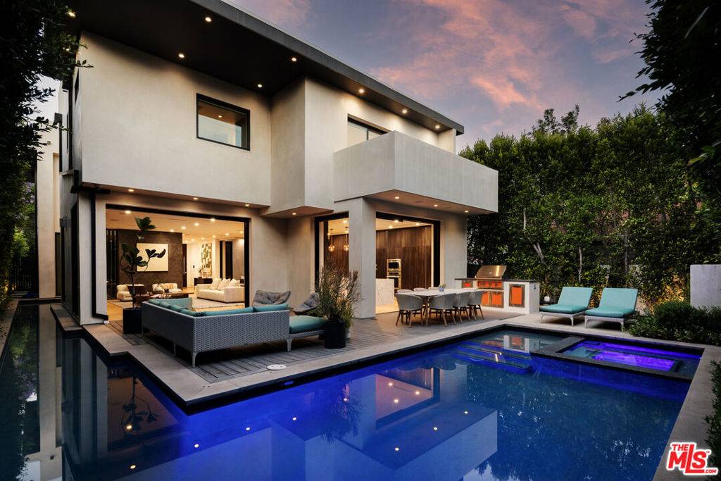 Los Angeles, CA 90048,105 S Laurel AVE