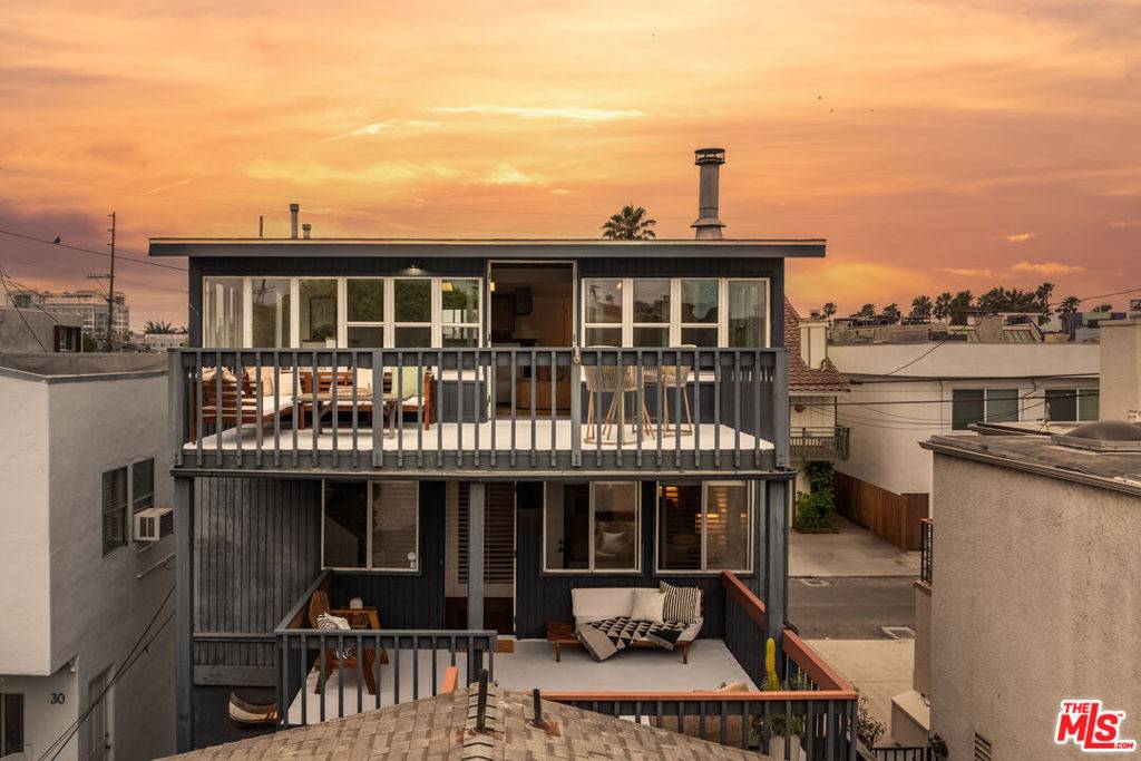 Venice, CA 90291,28 24th AVE