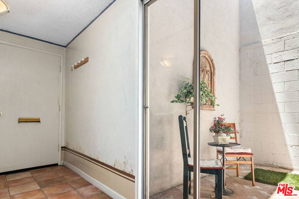 Newhall, CA 91321,26834 Avenue Of The Oaks #A