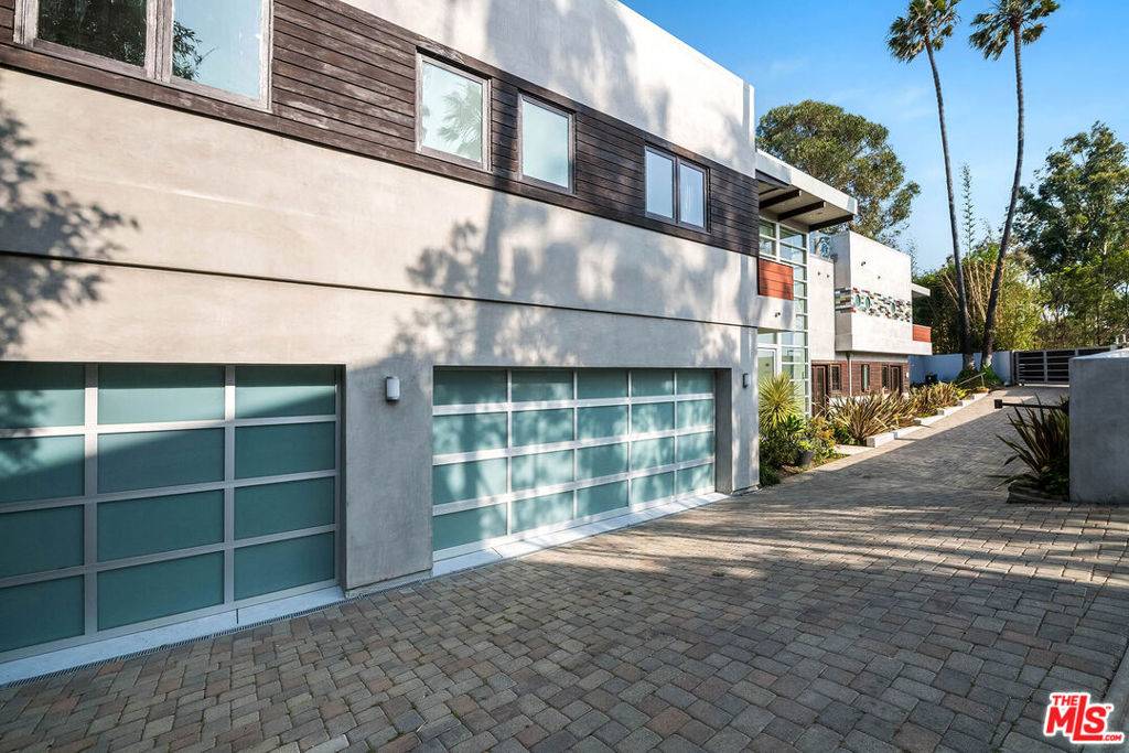Pacific Palisades, CA 90272,770 Paseo Miramar