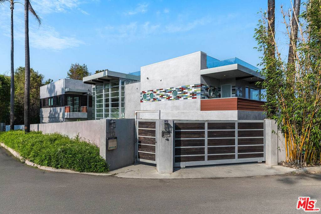 Pacific Palisades, CA 90272,770 Paseo Miramar