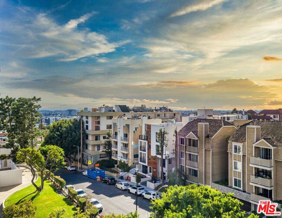 Los Angeles, CA 90025,1261 Stoner AVE #401