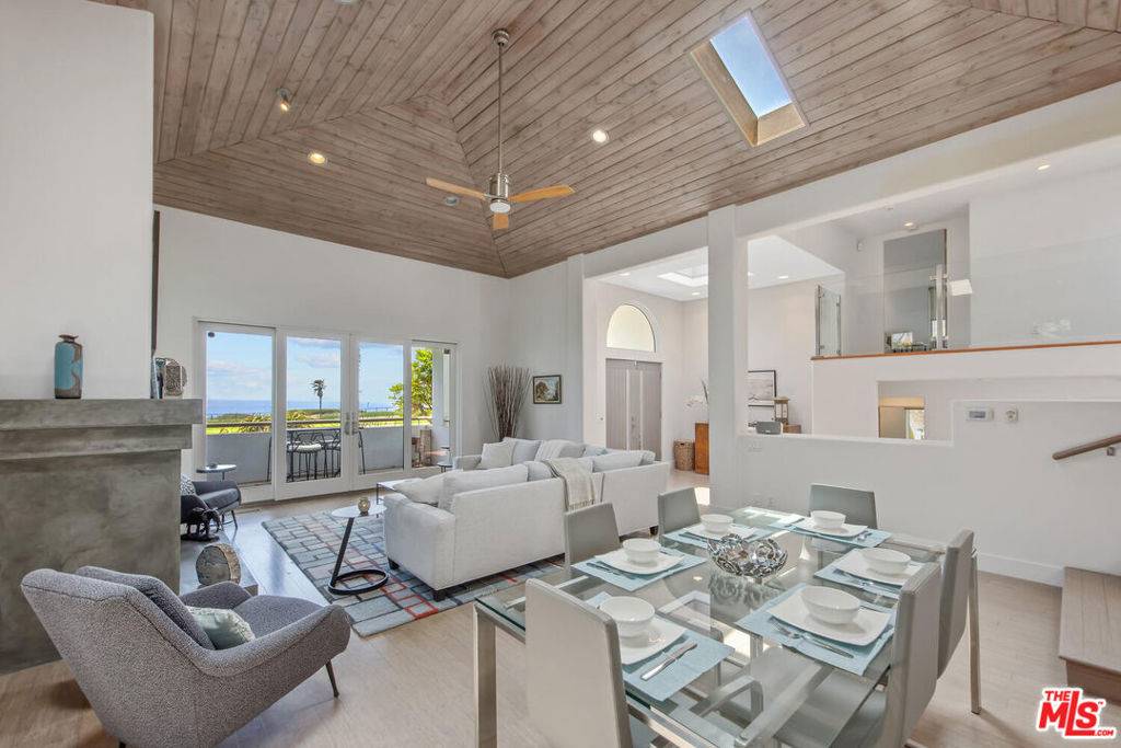 Santa Barbara, CA 93109,1312 Shoreline DR