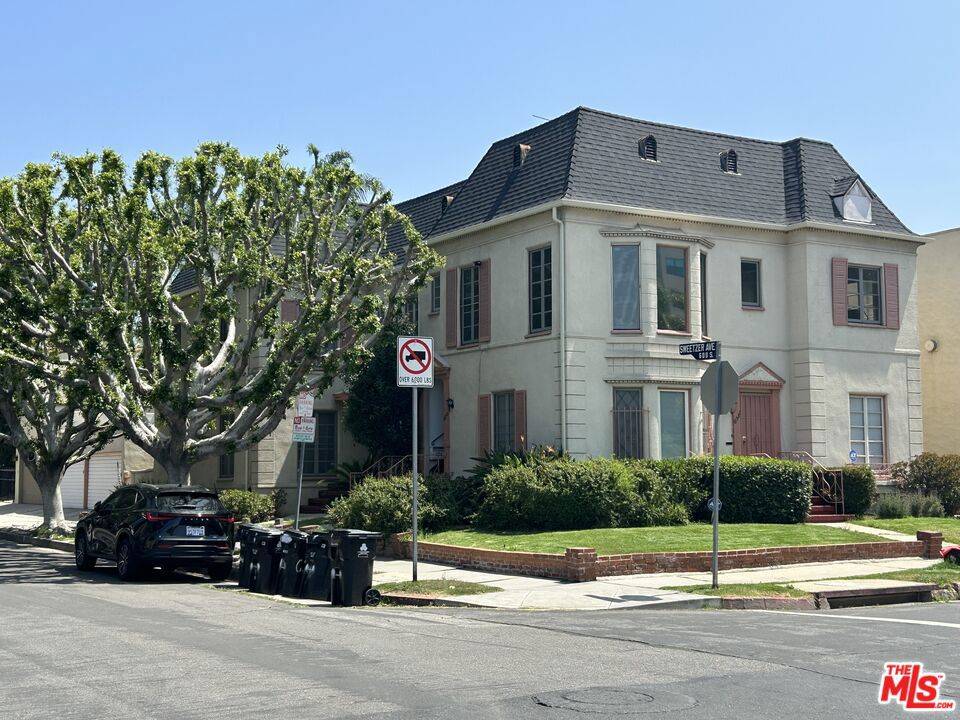 Los Angeles, CA 90048,6531 Orange ST