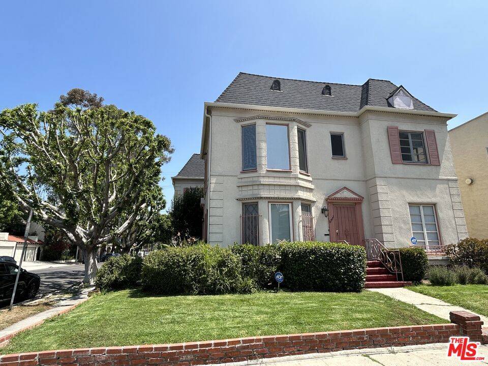 Los Angeles, CA 90048,6531 Orange ST