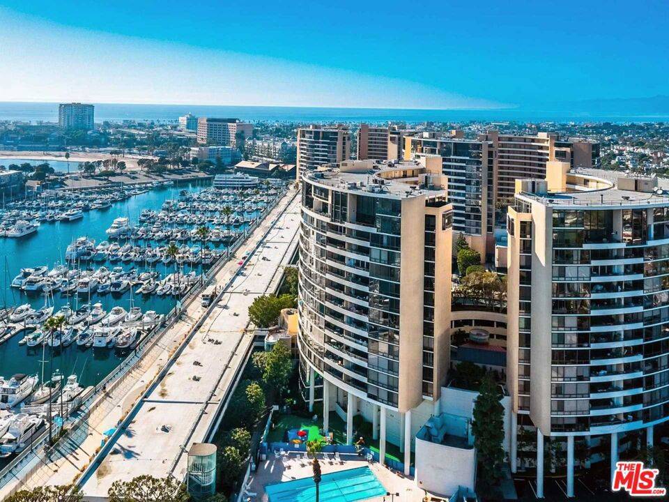 Marina Del Rey, CA 90292,4337 Marina City #249