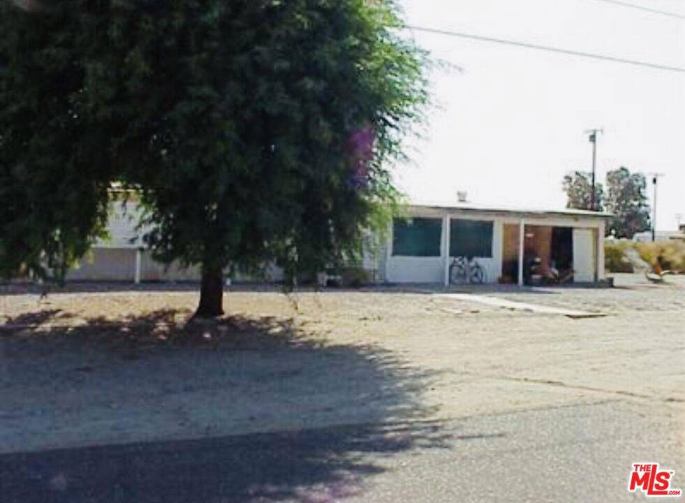 Thermal, CA 92274,2502 Harbor DR