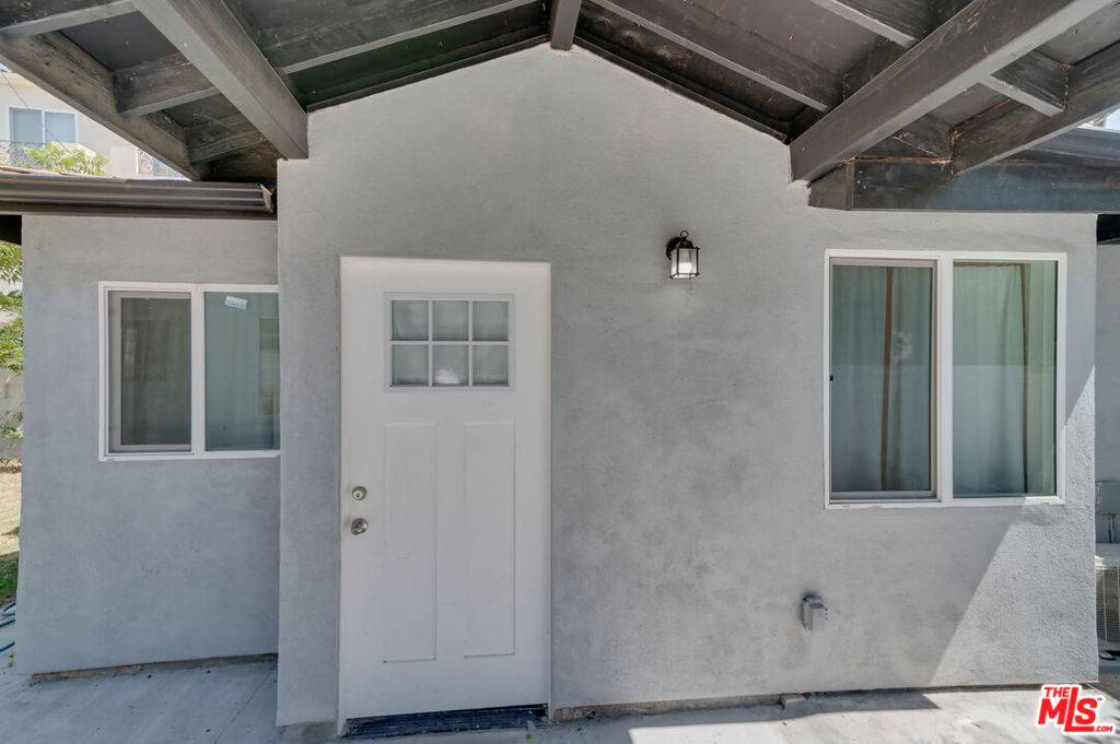 Sherman Oaks, CA 91403,15011 Hartsook ST