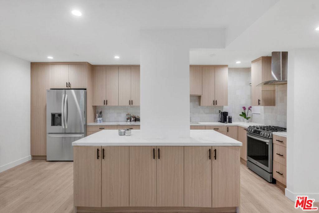 Valley Village, CA 91601,4807 Beck AVE ##5