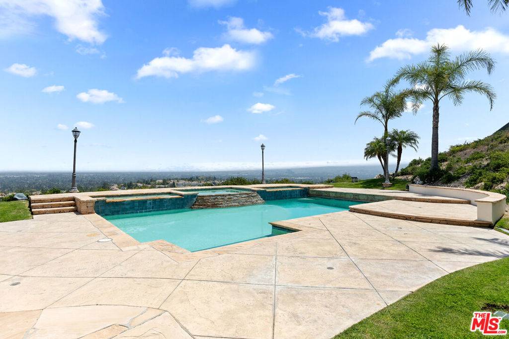 West Hills, CA 91304,7416 Wiscasset DR