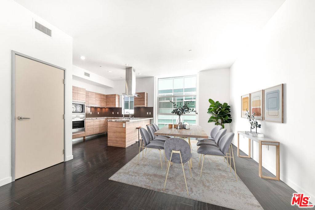 Marina Del Rey, CA 90292,3119 Via Dolce #304