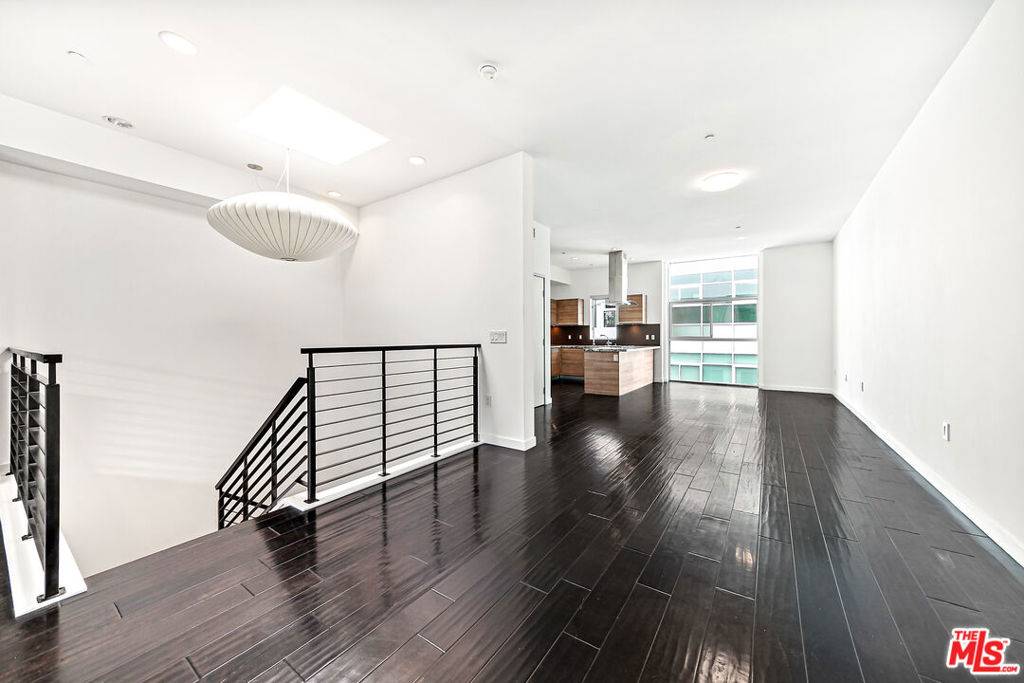 Marina Del Rey, CA 90292,3119 Via Dolce #304