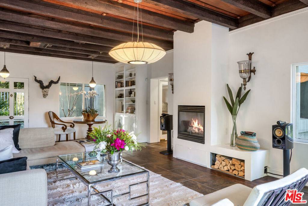 Los Angeles, CA 90046,7770 Firenze AVE