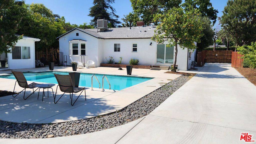 Van Nuys, CA 91401,13440 Erwin ST