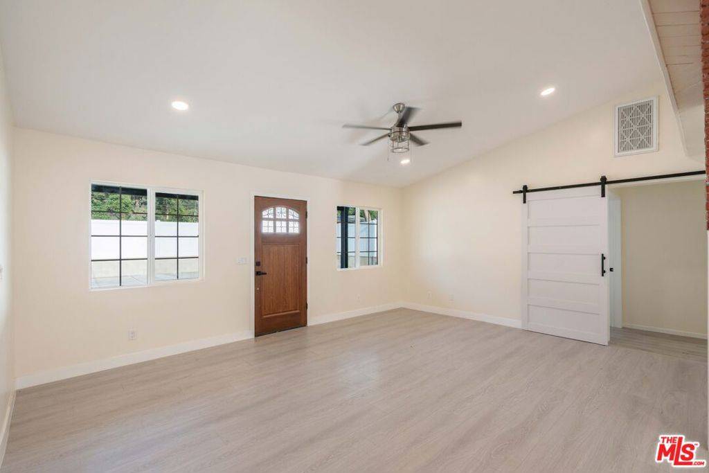 Sunland, CA 91040,9701 Wheatland AVE