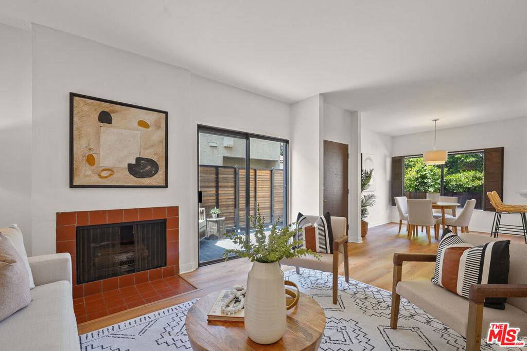 Los Angeles, CA 90025,1655 Greenfield AVE #3