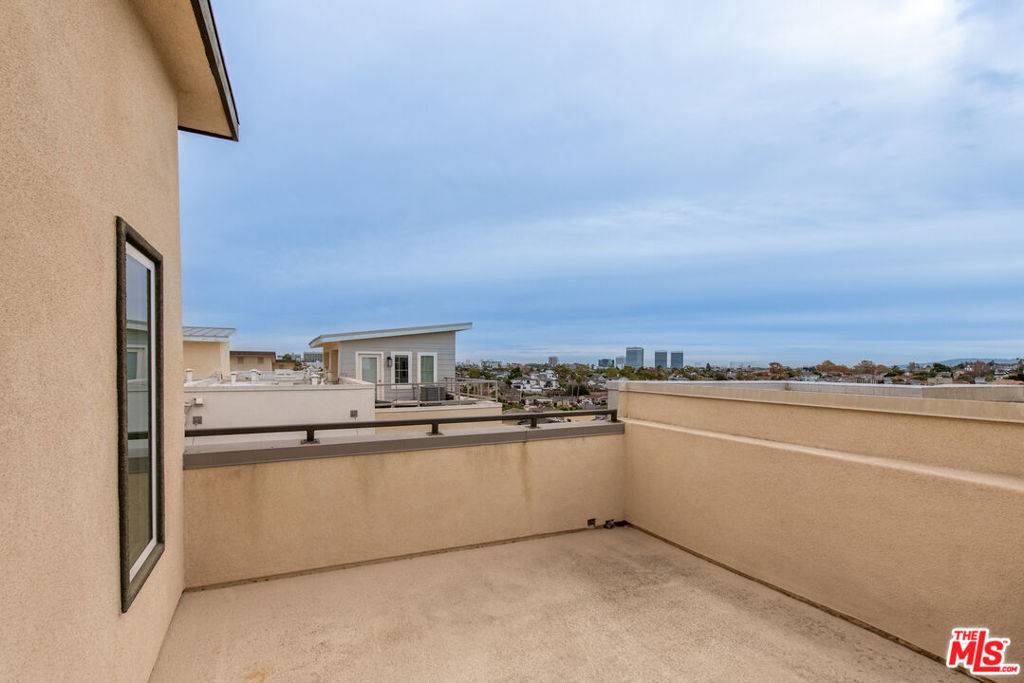 El Segundo, CA 90245,516 E Imperial AVE