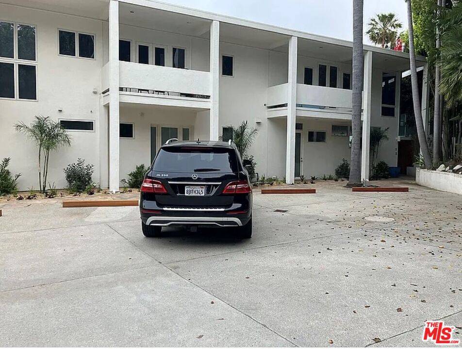 Malibu, CA 90265,27400 Pacific Coast HWY #104