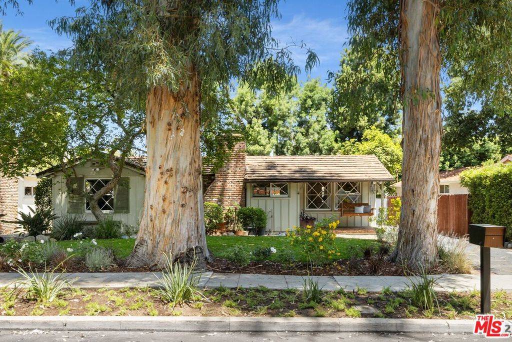 Woodland Hills, CA 91364,21315 Ibanez AVE