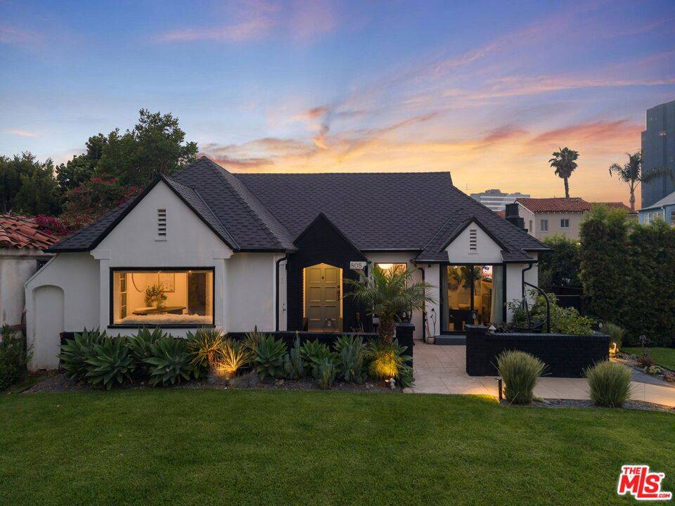 Los Angeles, CA 90036,805 S Ogden DR