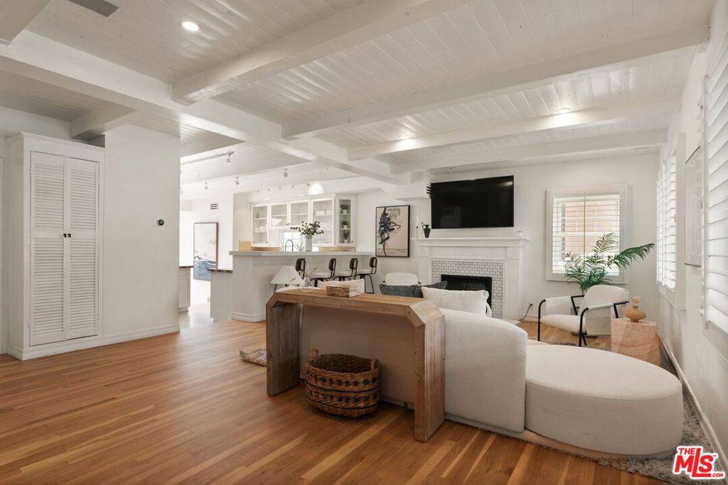 Venice, CA 90291,3011 Clune AVE