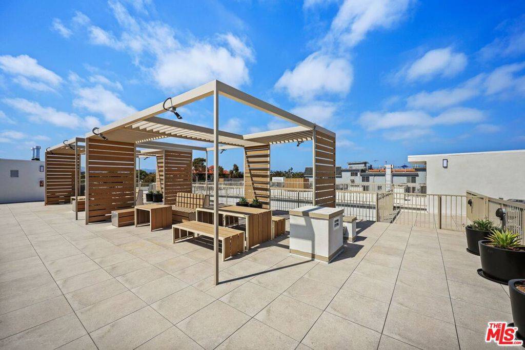 Venice, CA 90291,1600 Venice BLVD #102