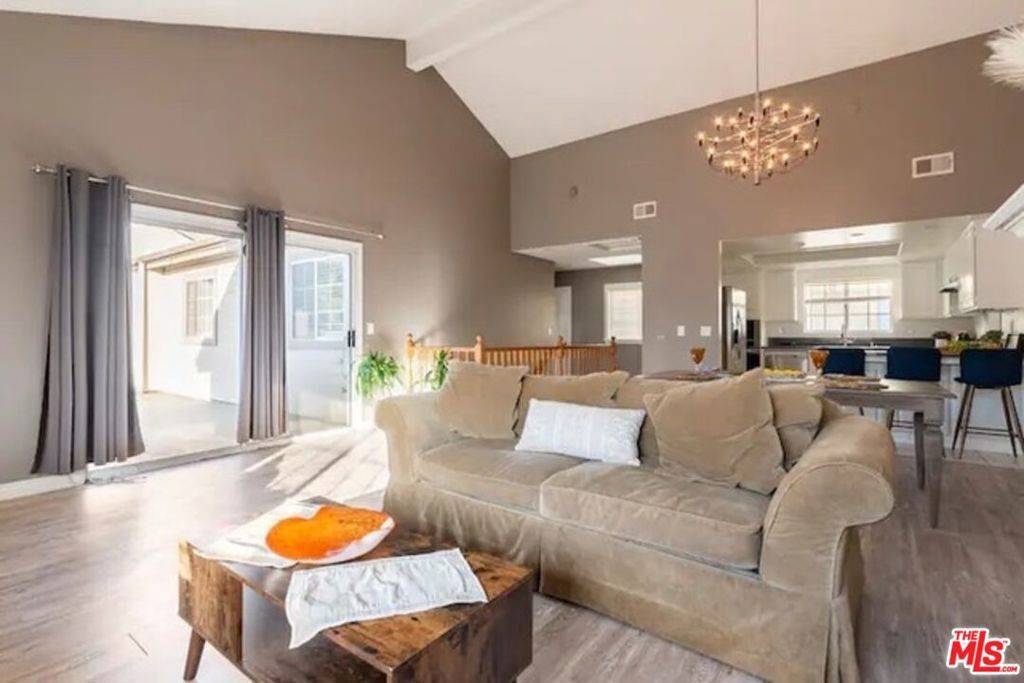 Redondo Beach, CA 90278,2603 Vanderbilt LN #2