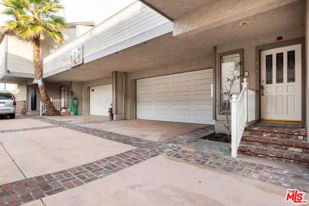 Redondo Beach, CA 90278,2603 Vanderbilt LN #2