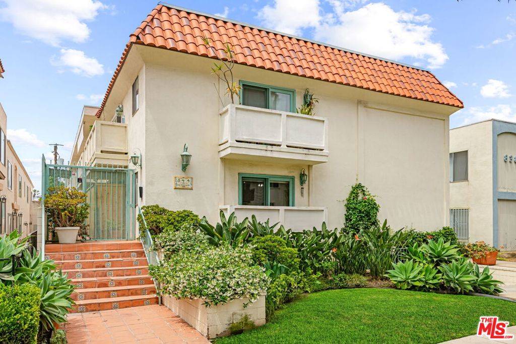 Santa Monica, CA 90403,844 7th ST #1