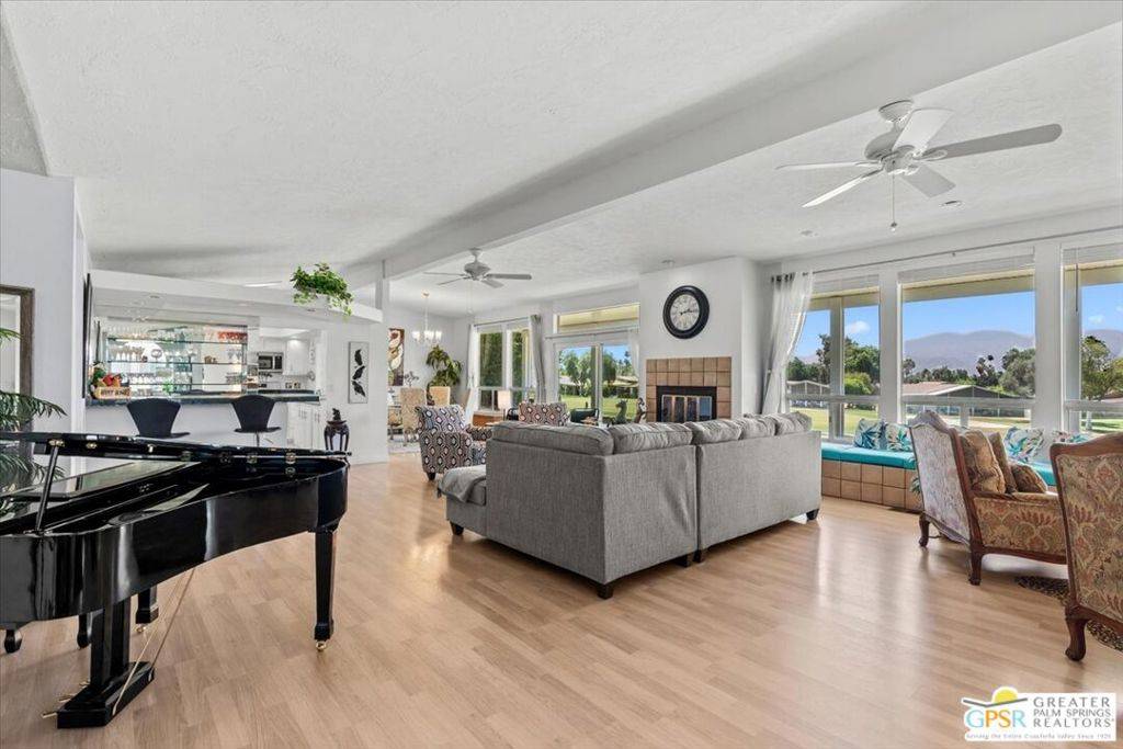 Palm Desert, CA 92260,73450 Country Club DR #295