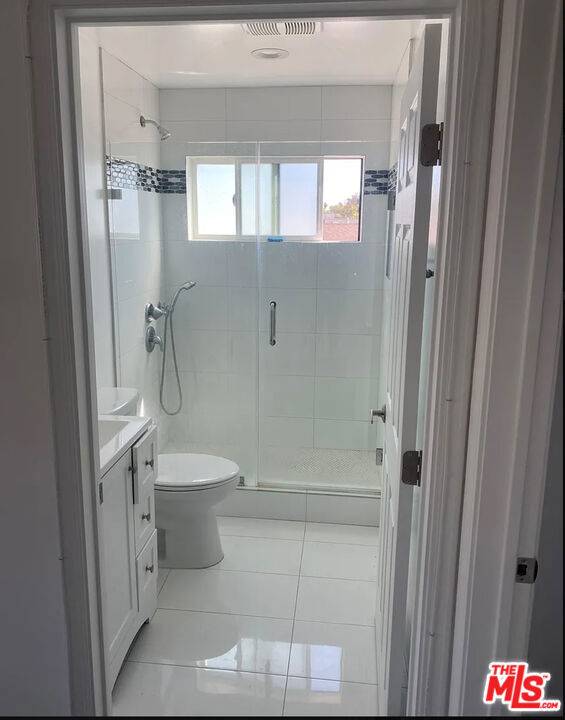 Los Angeles, CA 90039,3176 Casitas AVE