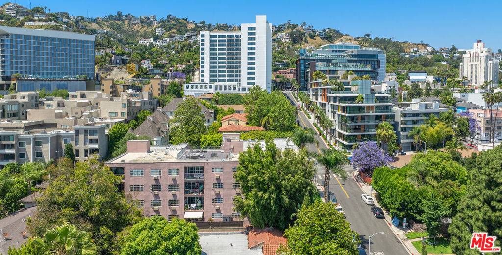 West Hollywood, CA 90069,1229 N Olive DR