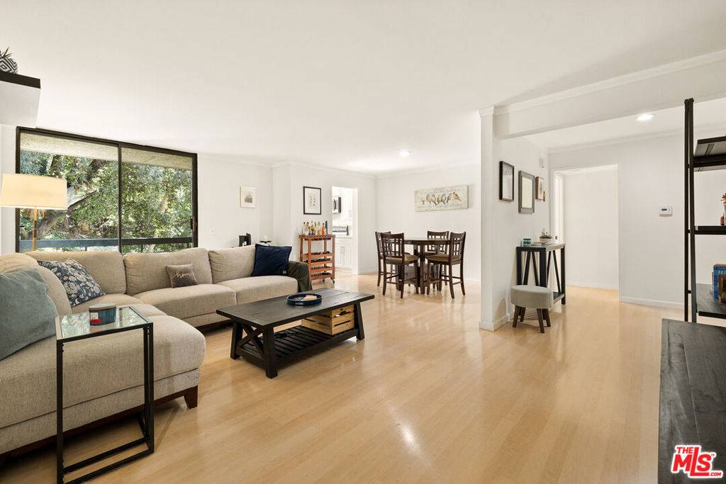 Los Angeles, CA 90042,4049 Via Marisol #217