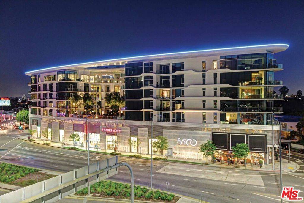 Los Angeles, CA 90048,8500 Burton WAY #718