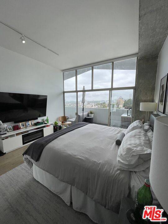 West Hollywood, CA 90069,1155 N La Cienega BLVD #PH5
