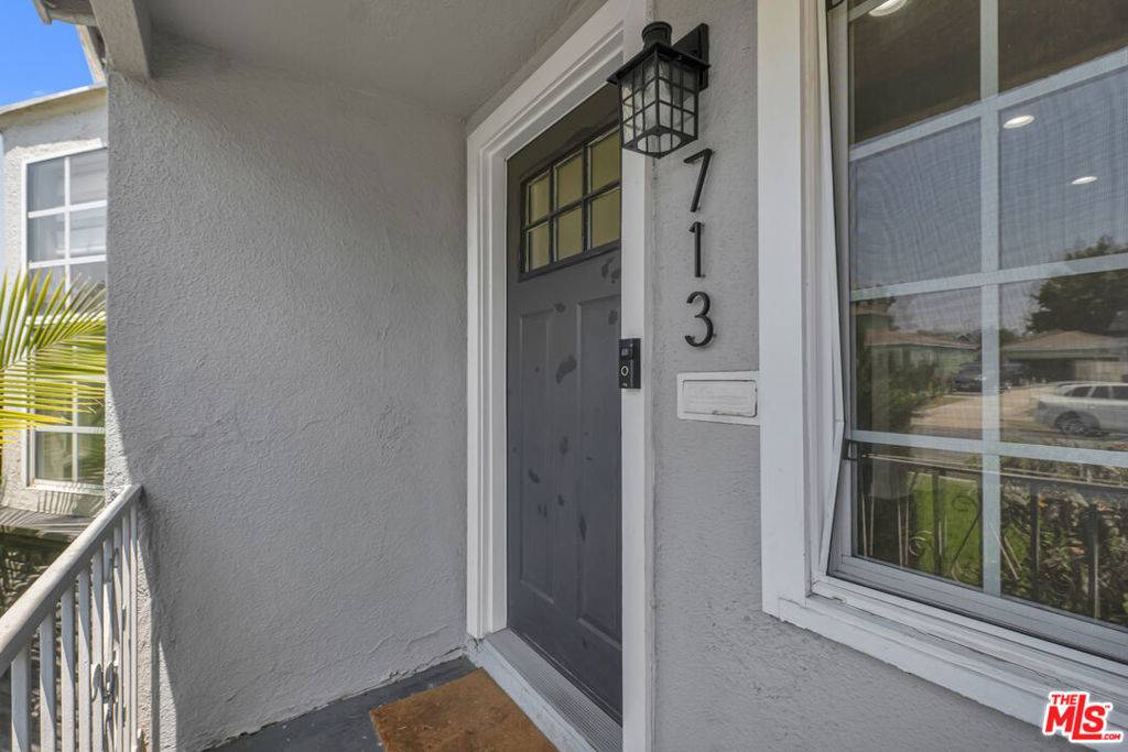 Los Angeles, CA 90044,713 W 118th ST