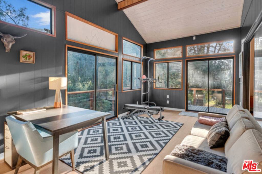 Santa Clarita, CA 91387,17832 Little Tujunga Canyon RD