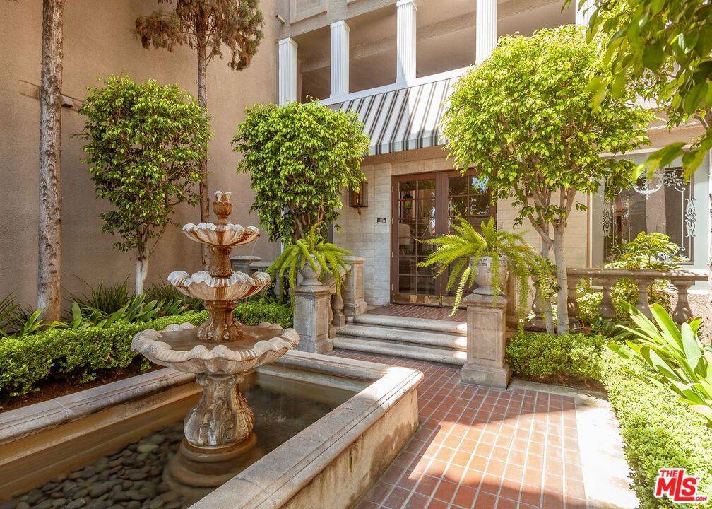 West Hollywood, CA 90069,8455 Fountain AVE #416
