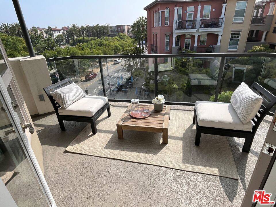 Playa Vista, CA 90094,13044 Pacific #420