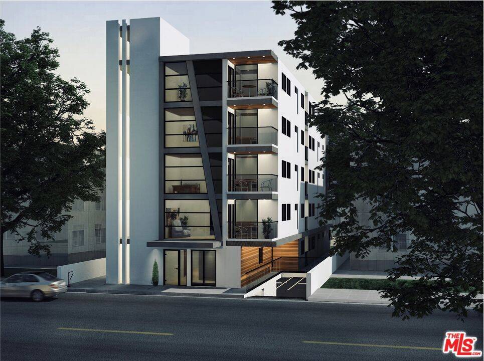 North Hollywood, CA 91602,10918 Camarillo ST #302