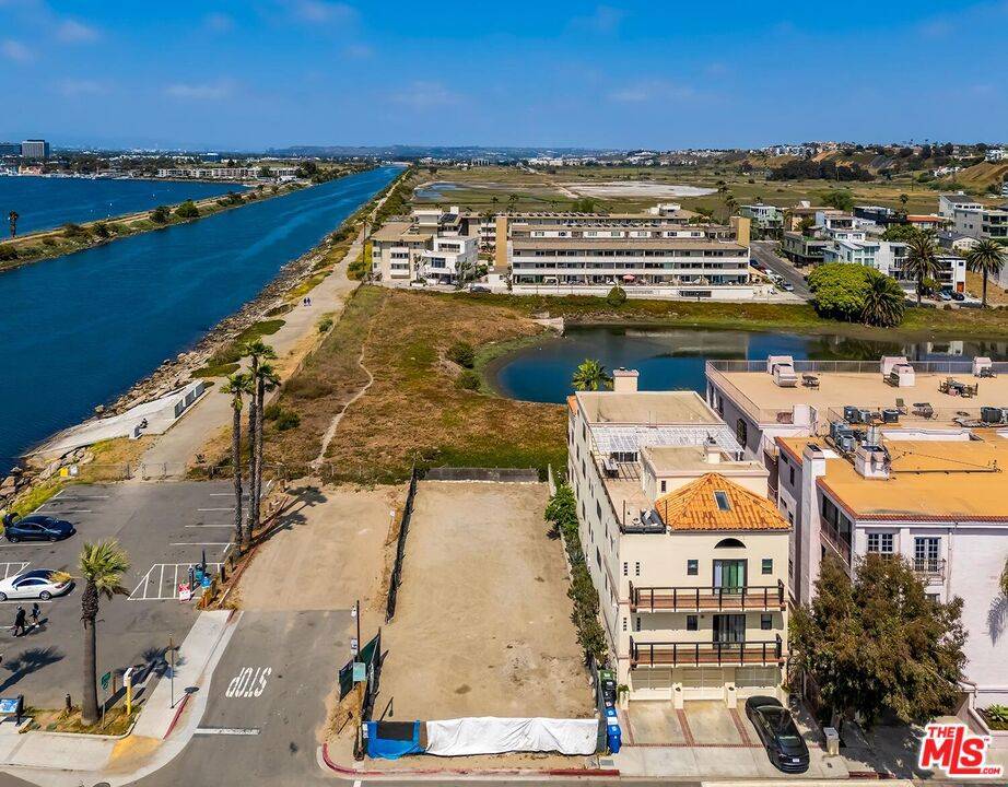 Playa Del Rey, CA 90293,6202 Pacific AVE